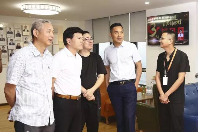 溫州市鹿城區(qū)政協(xié)經(jīng)濟類別組蒞臨聯(lián)欣科技參觀交流